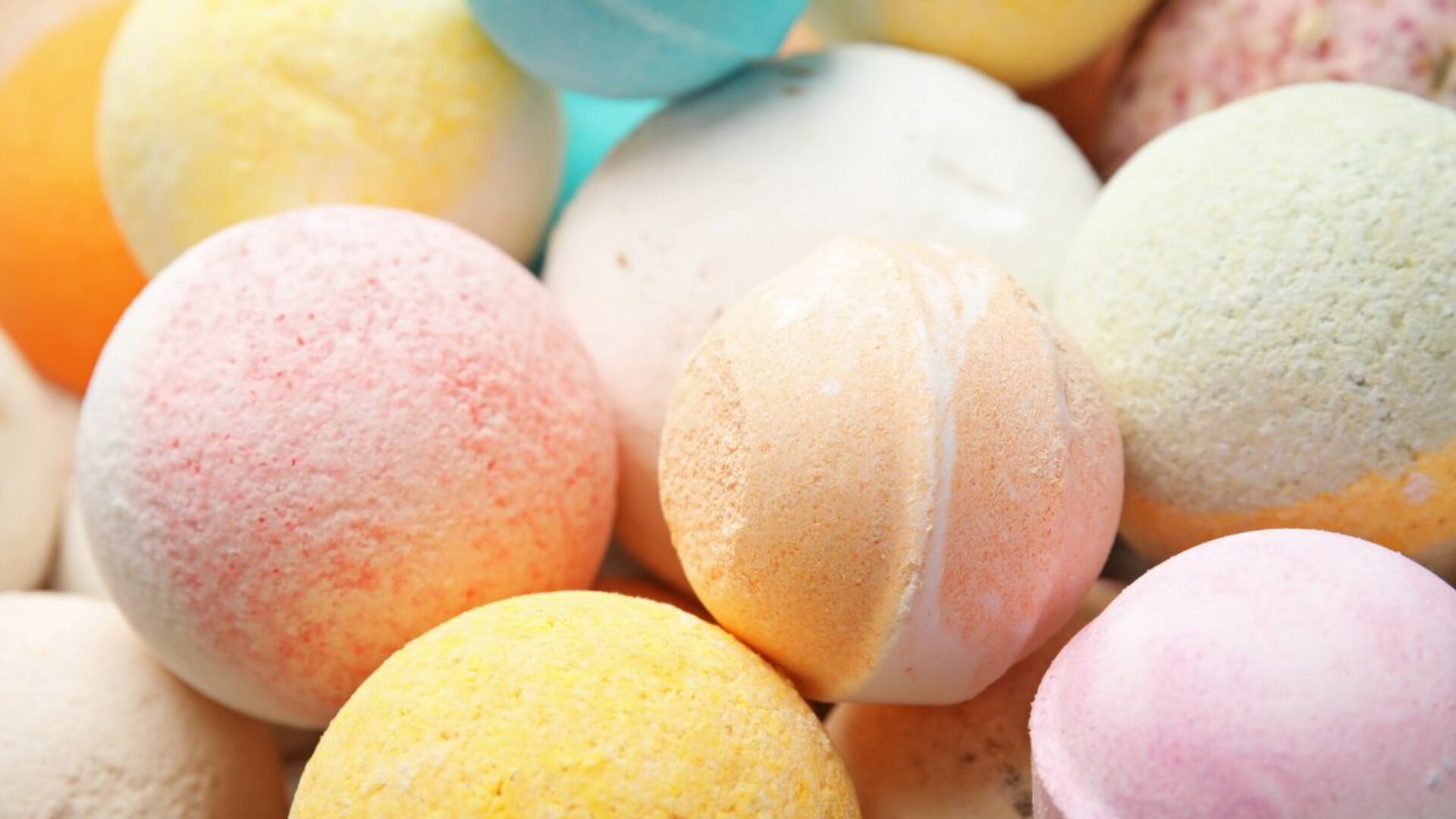 Colorful bath bombs